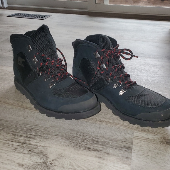 sorel madson hiking boots